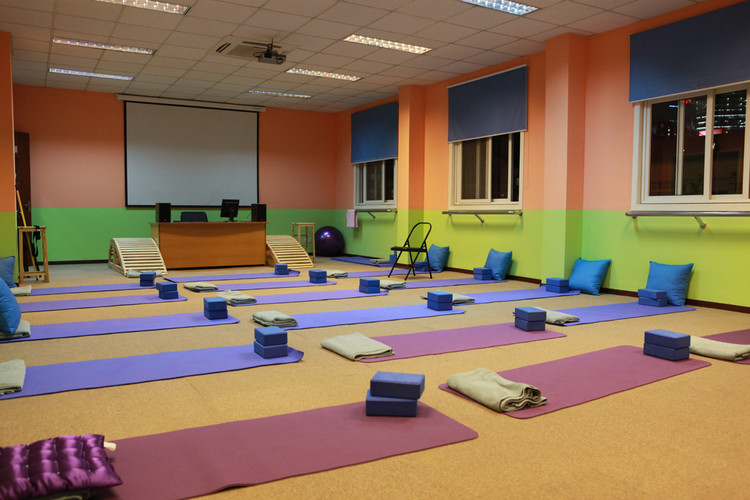 山东潍坊职业技能培训中心 ：的瑜伽场所